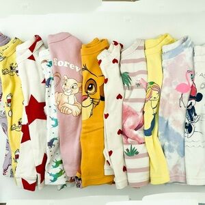 GAP pajama sets. 11 pairs.